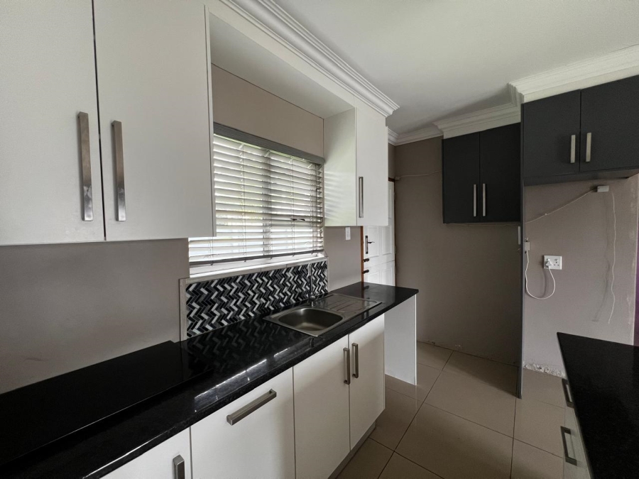 8 Bedroom Property for Sale in Abbotsford Eastern Cape